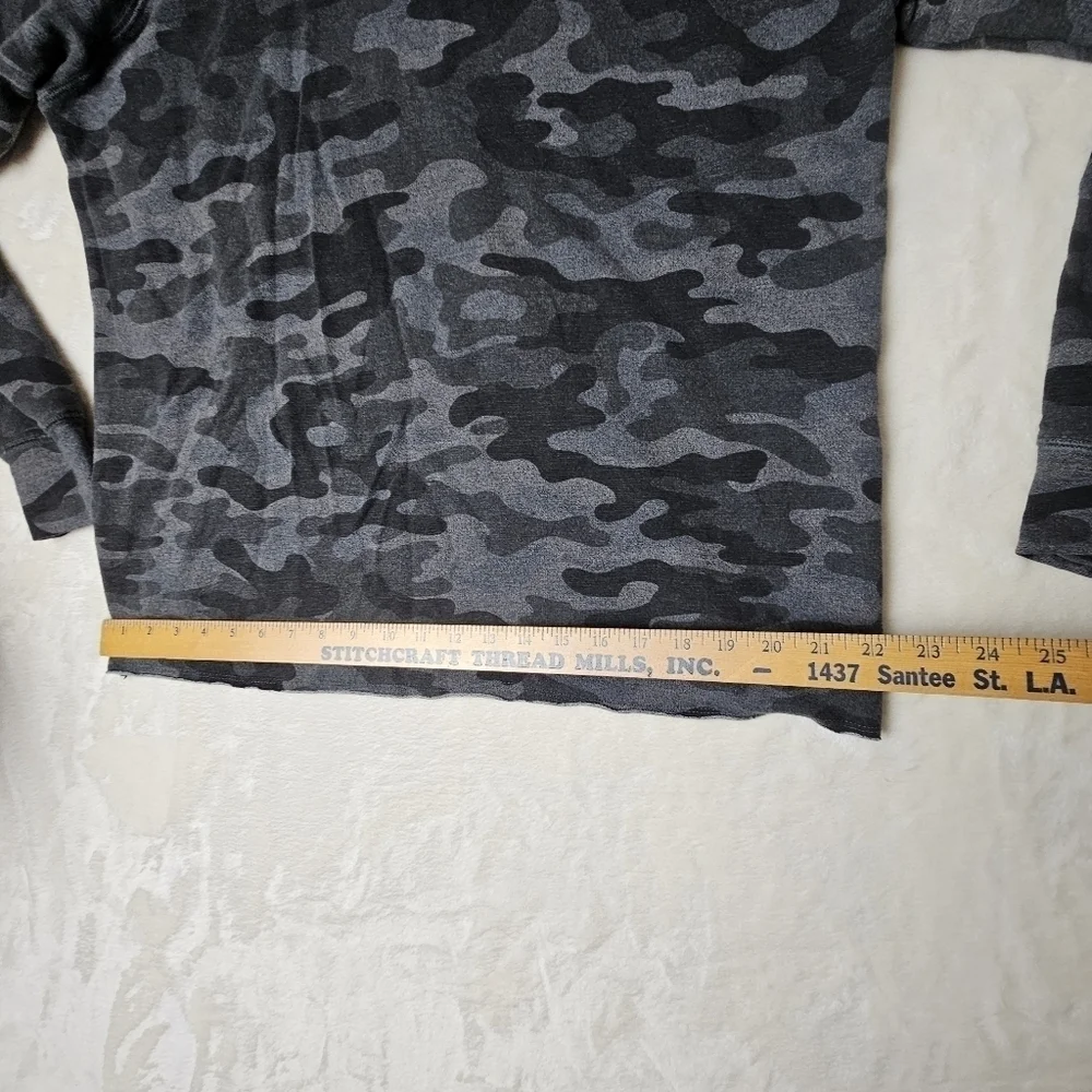 Sundry Camo Hoodie Gray medium Athletic Sweater Pullover - Picture 6 of 11
